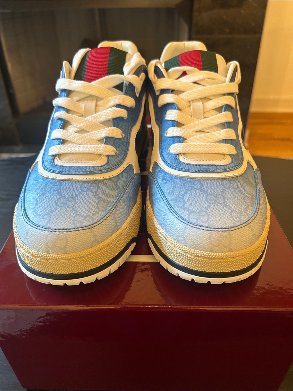 Gucci Reweb Blue and White Low-Top Sneakers with Red-Green Web - Picture 2 of 5